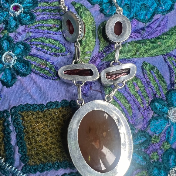 Carnelian and Biwa Pearl Necklace 18” - Picture 4 of 4